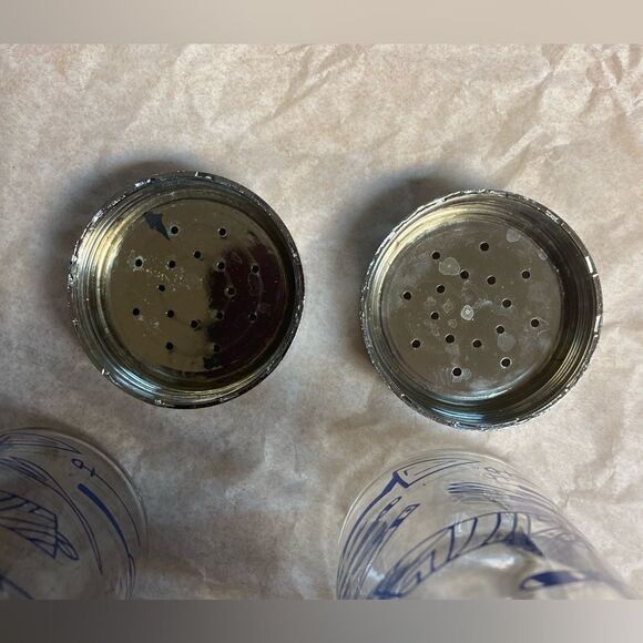 Vintage Kitchen Utensil Pattern Blue Lidded Glass Jars Shaker Spices - Picture 9 of 13